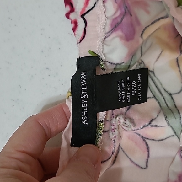 💥3for$12💥 Ashley Stewart women's floral tunic with bell sleeves size 18/20 - Picture 4 of 6